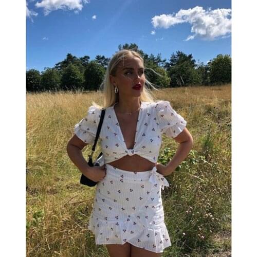 Summer sexy suit female floral v-neck short-sleeved shirt cherry print high-waist A-line skirt culottes two-piece suit костюм