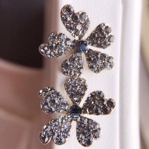 New Design Sweet Flower Jewelry Stud Earrings with Clear Rhinestone Crystal Earrings Statement Earring for Girls gift for Woman