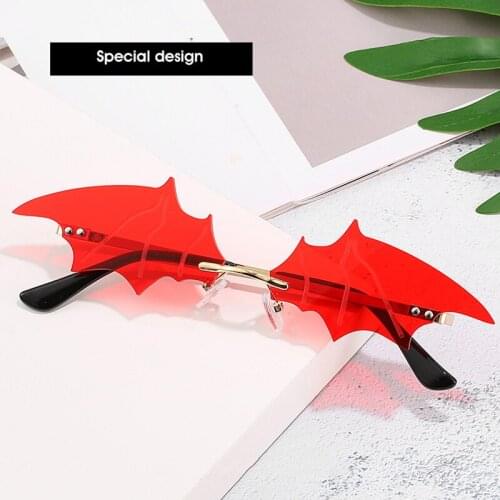New bat sunglasses women fashion sunglasses exaggerated funny sunglasses trend UV400 sunglasses street shooting party glasses