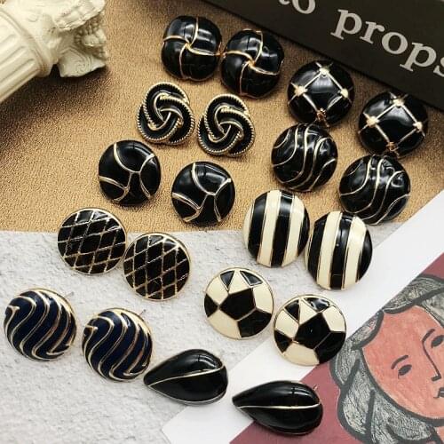 Black Enamel Earrings Hollow Out Metal Lines Geometric Fresh Water Pearl Banquet Brincos Gifts