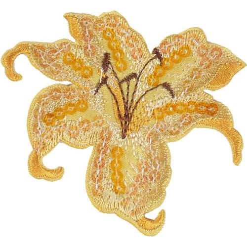 2PCS Lily Embroidered Patches Flowers Applique Badge Iron on Patches for Clothing Accessories Jackets Cheongsam Sewing Supplies