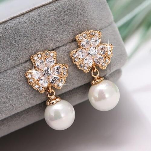 E028 New Fashion Temperament Clover Copper Zircon Pearl Girl Drop Earrings Wedding Party Gift Woman Earrings Jewelry 2021