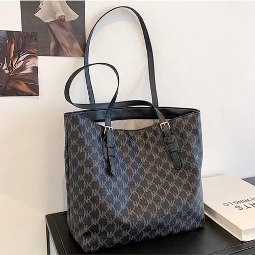 DORANMI Letter Printed Totes Bags For Women 2021 Luxury Brand Designed Big Shoulder Bag Female Handbags Bolsos Mujer Bag SB309