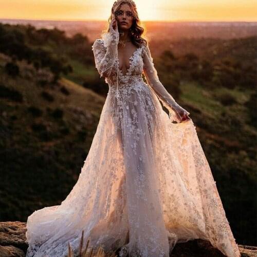 Illusion Bohemian Wedding Dresses Lace V Neck Floral Pattern Sweep Train Bridal Gowns Long Sleeve Boho Robe De Mariée