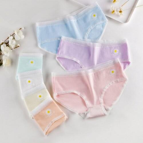 New Product Womens Underwear Summer Breathable Fresh Small Daisy Cotton Antibacterial Crotch Girls Low-waist Briefs