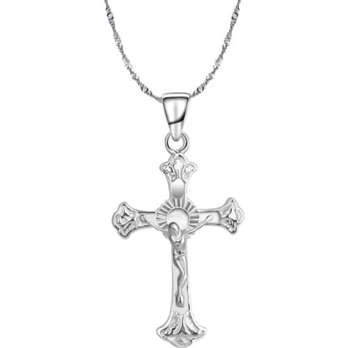 MADALENA SARARA European American vintage sterling silver cross pendent chain necklace