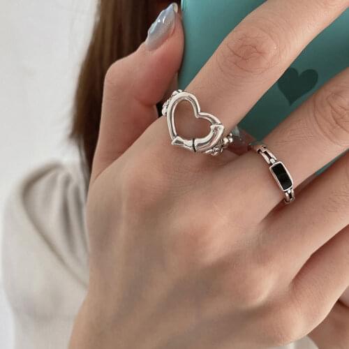 AOMU 2021 New Korea Vintage Finger Rings for Women Couples New Fashion Creative Hollow Love Heart Chain Geometric Bride Jewelry