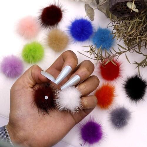 Reusable) - ready to 5Pcs Nail charms PomPons 6 Colors Magnetic Pom-poms for Accent Nail 27*27mm Puffy Pom Pom Charm (Winter)