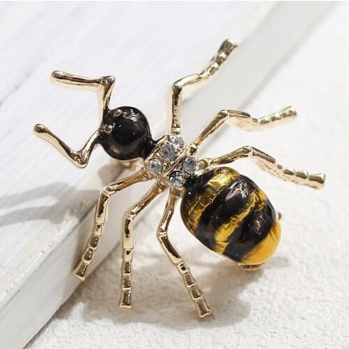 Fashion Mens Brooch Jewelry Cute Yellow Gray Bee Insect Hijab Pins And Brooches Bouquet Men Bijoux Fashion Hats Jewellery