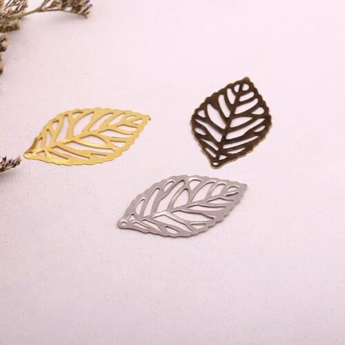 100 pcs/Pack Openwork Leaf Metal Flower Frame Pendant Charm DIY UV Resin Necklace Jewelry Making