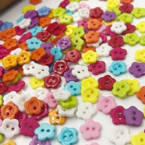 100Pcs/lot 11x11mm 2 Holes Mixed Resin Flower Sewing Buttons Scrapbooking Accessories Knopf Apparel DIY Home Decoration PT63