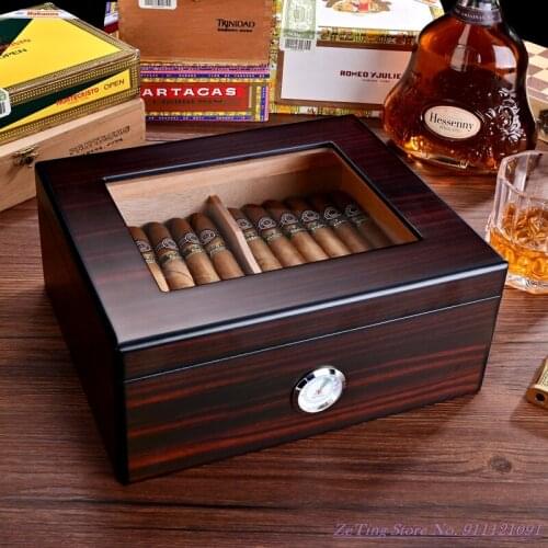 Warm cedar cigar box cool quality simple luxury design soft portable humidifier cigarette box 258x218x106mm max50