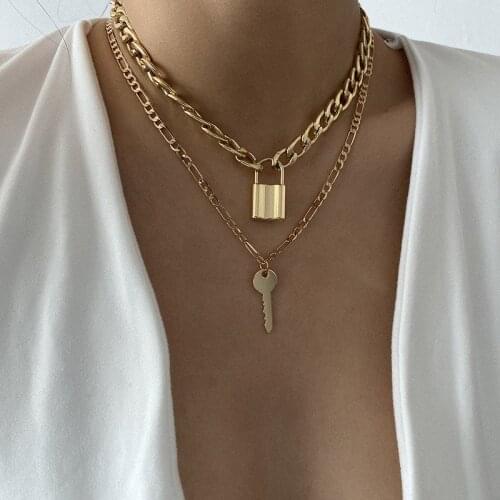 RE Retro Keylock Pendant Double-layered Necklace Creative Fashion Geometric Alphabet Necklace Women Necklace Jewelry Accessories