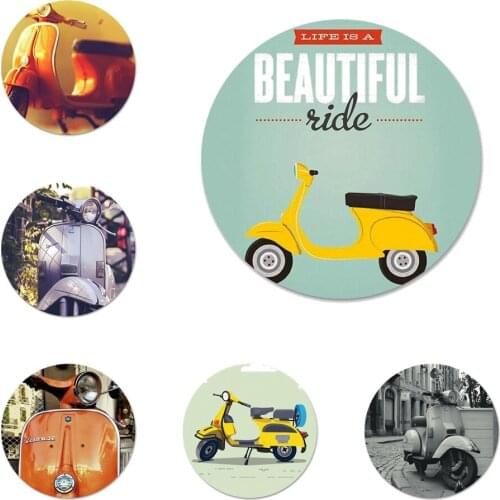 Vespa 7 Italian pedal motorcycle Icons Pins Badge Decoration Brooches Metal Badges For Clothes Backpack Decoration 58mm