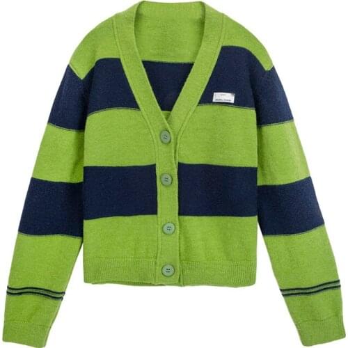 2021The New KoreanGreen wide striped knitted jacket womens color matching V-neck wild casual temperament short sweater cardigan