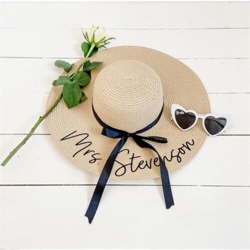 Personalised Floppy Beach Hat, Custom Name Birthday Gift, Bride to Be Wedding Gift, Mrs Honeymoon Floppy Hat, Honeymoon Gifts