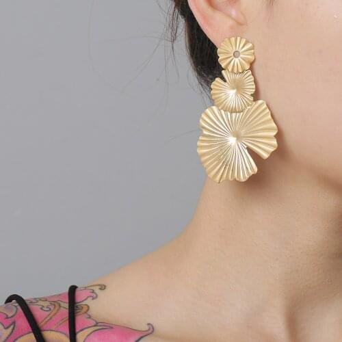 Fashion gold long dangle earring flower drop earrings