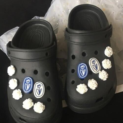 Elegant Croc Charms White Charms for Crocs DIY Flower Bundle Shoe Charms Fashion Shoe Decoration Shoe Accessories for Girls