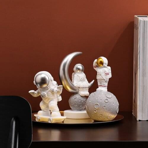 Creative astronaut home decor modern Astronaut miniature figurines Resin Craft fairy garden desk decor living room decoration