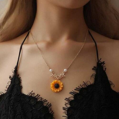 Ethnic New Creative Sunflower Pendant Necklaces Vintage Fashion Daily Jewelry Temperament Cute Necklaces For Women Gift