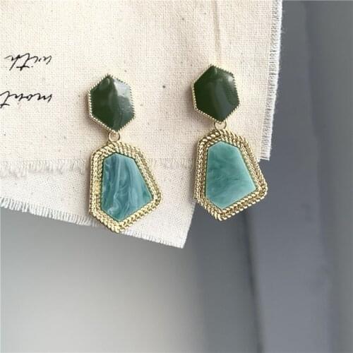 Elegant Green Irregular Clip Earrings Simple Geometric Pendant Earrings