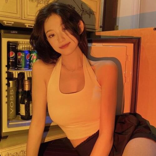 Hot girl suspender top, female summer sexy white tight-fitting short top, halter neck beautiful back vest outside