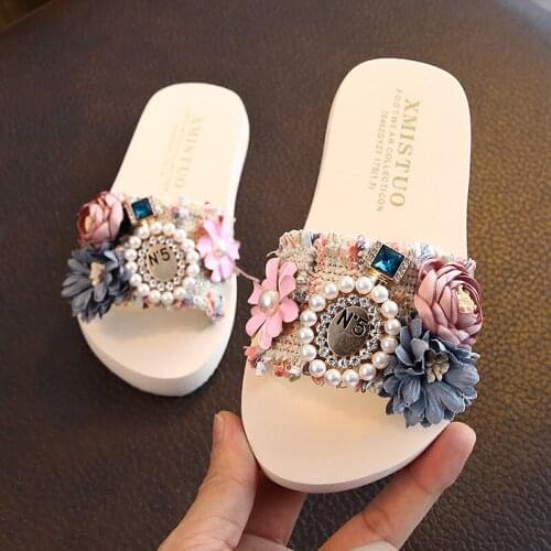 Childrens slippers summer new girls fashion wear soft bottom parent-child beach shoes non-slip tide princess cute sandals