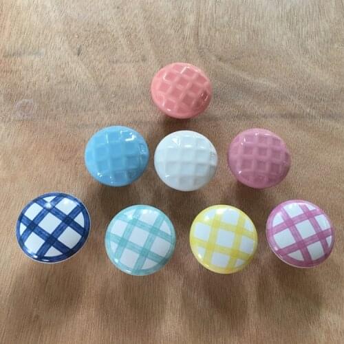 Ceramic Handle Single-hole Relief Simple Modern Color Ceramic Shell Pull Hand Cabinet Door Drawer Cabinet Drawer Pulls