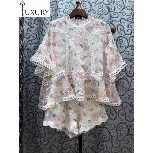 Womens New Top Quality Set 2020 Summer Ladies Beautiful Flower Embroidery Sleeve Loose Tops+ Lace Patchwork Short Sets