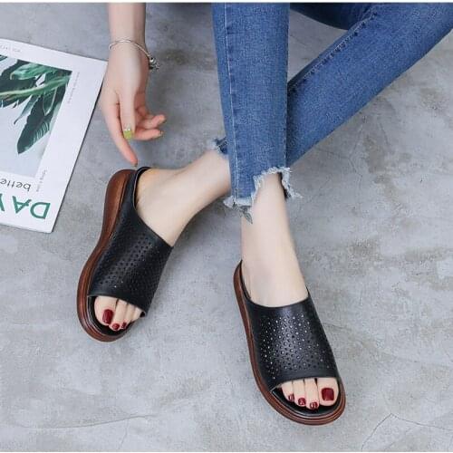 Tilocow New Mothers' Genuine Leather Retro Slippers Female Flat Hollow Out Shoes Woman Breathable Platform Sandalias Mujer 2020