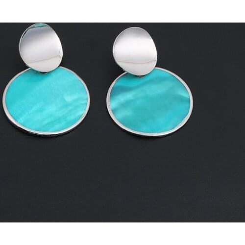 2020 New Fashion Round Natural Shell Pendant Clip On Earrings Without Piercing for Women Gold Geometric Ear Clip Glamour Jewelry