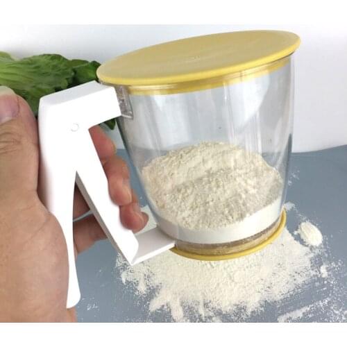 Plastic Flour Sieve Hand-Held Sifter Shaker Cakes Sugar Mesh Sieve Powder Sifters Baking Tools Kitchen Gadgets