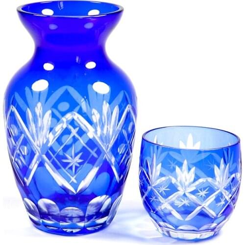 Luxury Japanese Sake Glass Bottle Artificially Carved Wine Bottle And Glass Set Blue Green Japanese Food Store