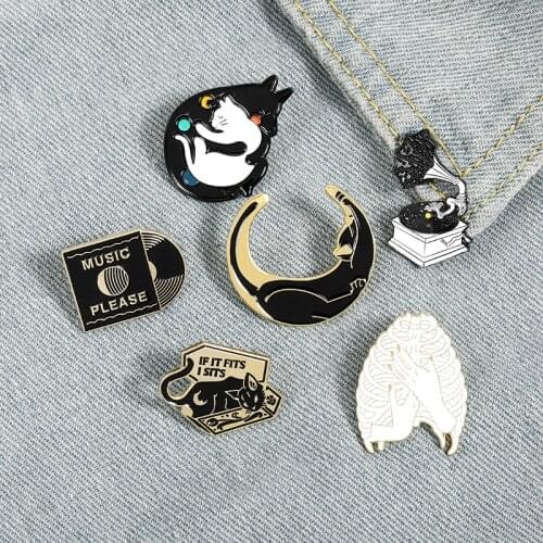 Starry Night Collection Enamel Pins Phonograph Cat Moon Box Badges Custom Brooches Bag Lapel Pin Punk Black Jewelry Wholesale