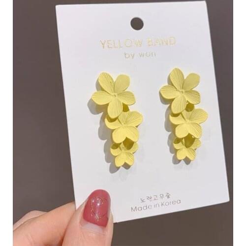 2021 New Arrival Metal Trendy Summer Fresh Lovely Sweet Grey Leaf Dangle Earrings For Women Fashion Metal Jewelry