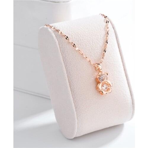 Trendy Cute Beating Heart Series Crystal Bear Pendant Women Necklace Female Elegant Party Jewelry Ladies Lip Chain Necklaces
