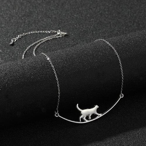 Lovely Walking Tightrope Cat Necklace Cute Animal Walking Cat Curved Necklace Women Clavicle Simple Personality Chain Choker