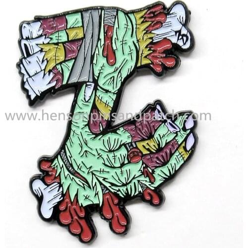 Customized Zinc alloy dye black metal letter Z pin badge