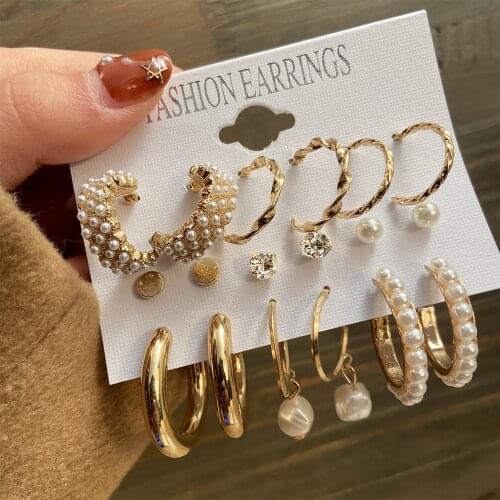 Fashion Gold Hoop Earrings Set Women Pearl Butterfly Hoop Earrings Oversize Metal Circle Punk Earring Trendy Fashion Jewelry