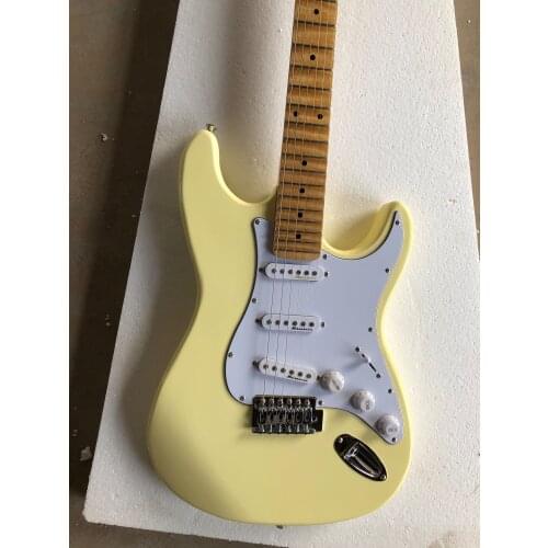 Electric guitar St / cream / high quality Guitar / free delivery