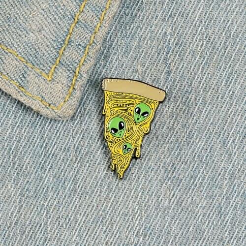 ET Pizza Enamel Pin Custom Alien Slice Pizza Brooches For Shirt Breast Bag Punk Badge Funny Food Jewelry Gift For Friends