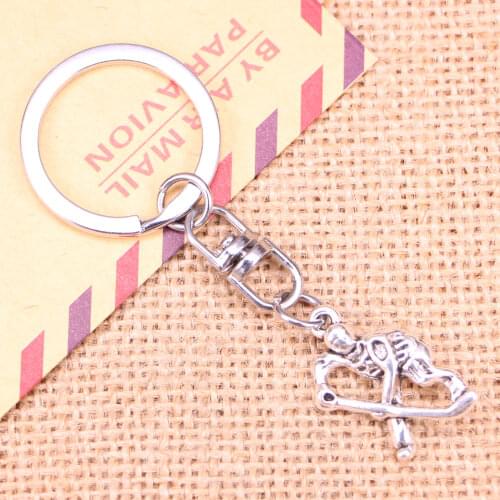 New Fashion Keychain 25x16mm hockey player sporter Pendants DIY Men Jewelry Car Key Chain Ring Holder Souvenir For Gift