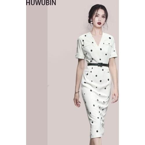 2021 Korean Summer New Womens Chic High-End V-Neck Slim Dot Half Sleeve Buttocks Fashionable Avant-Garde Elegant Dress