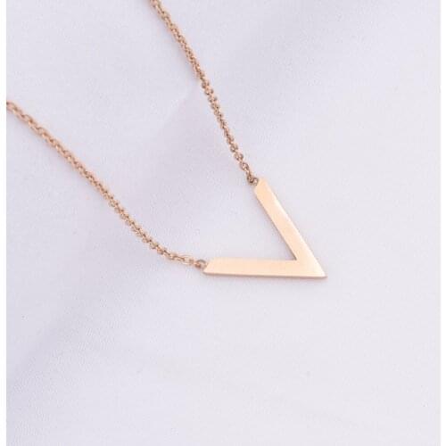 Fashion Rose Gold V Shape Pendant Necklace for Woman Girl Anniversary Party Trendy Jewelry Gift