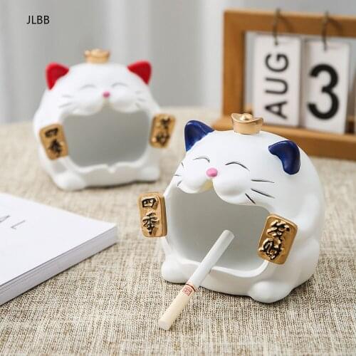 Lucky Cat Cartoon Decoration Resin Ashtray Modern Home Decor Accessories Living Room Female ashtray Gifts Personality trend