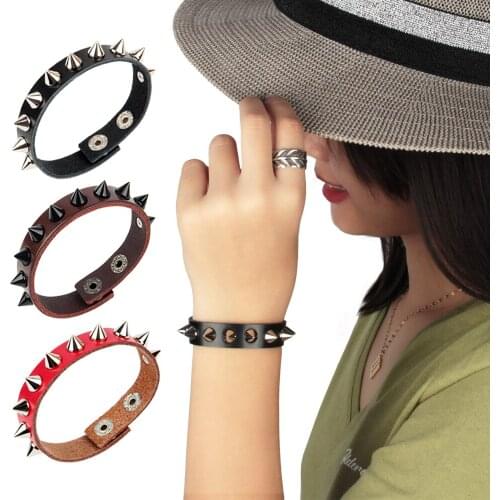 2021 latest European and American fashion leather bracelet punk style non-mainstream rivet leather bracelet