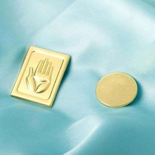 2Pcs JOJOS Bizarre Adventure Brooch Pins Round Brooches Metal Kujo Jotaro Hats Badge Pin Accessory Jewelry for Men Wholesale