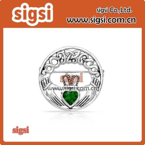 Retro rounded rhinestone brooch