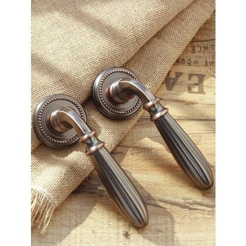 Door locks, indoor bedroom door locks, solid wood mute magnetic absorption, universal retro door handles, American door locks