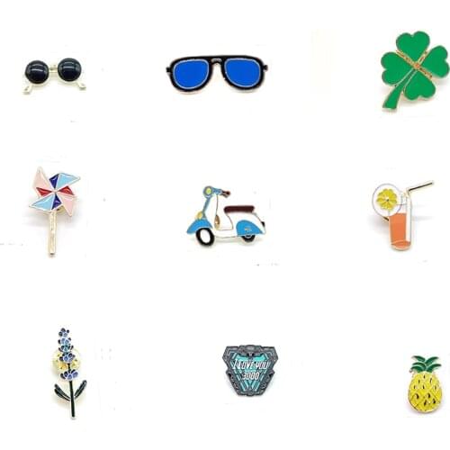 PD BROOCH Cartoon Brooch Eyes Locomotive Four-leaf Clover Lavender Love You 3000 Anime Stitch Brooch Enamel Pin Cartoon Brooch